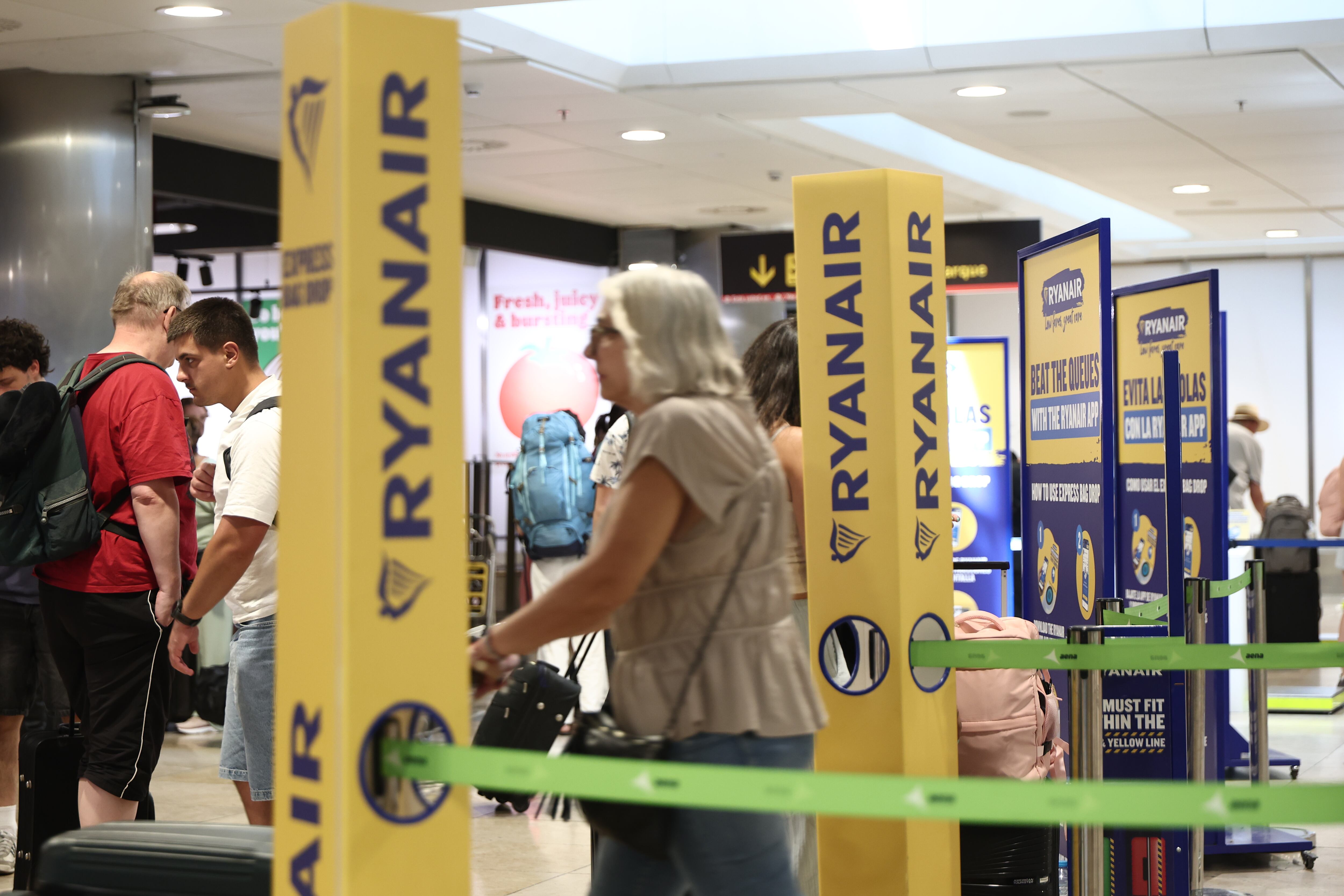 Ryanair gana un 34% menos en su primer trimestre por la subida del combustible pese a tener cubierto el 80% del consumo