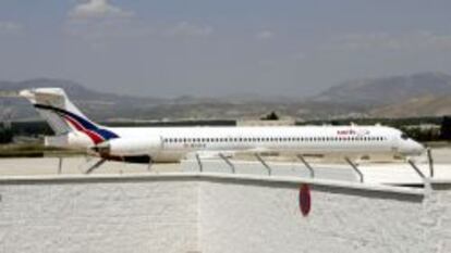 Fotografía de archivo (25/08/2008) de un avión de la compañía española Swiftair, similar al estrellado hoy.