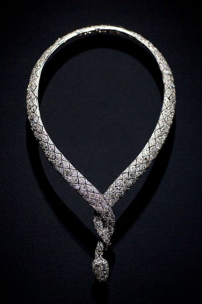 Collar de serpiente de 1919 en platino y diamantes.