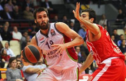 San Emeterio entra a canasta ante Sloukas.