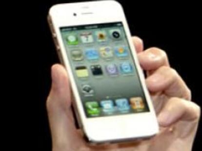 Steve Jobs presenta el iPhone 4.