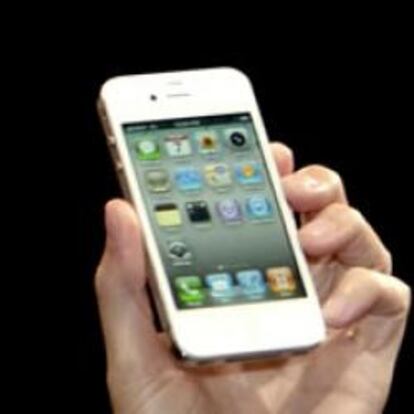 Steve Jobs presenta el iPhone 4.