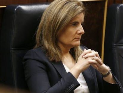 La ministra de Empleo, Fátima Báñez, ayer en el Congreso. 