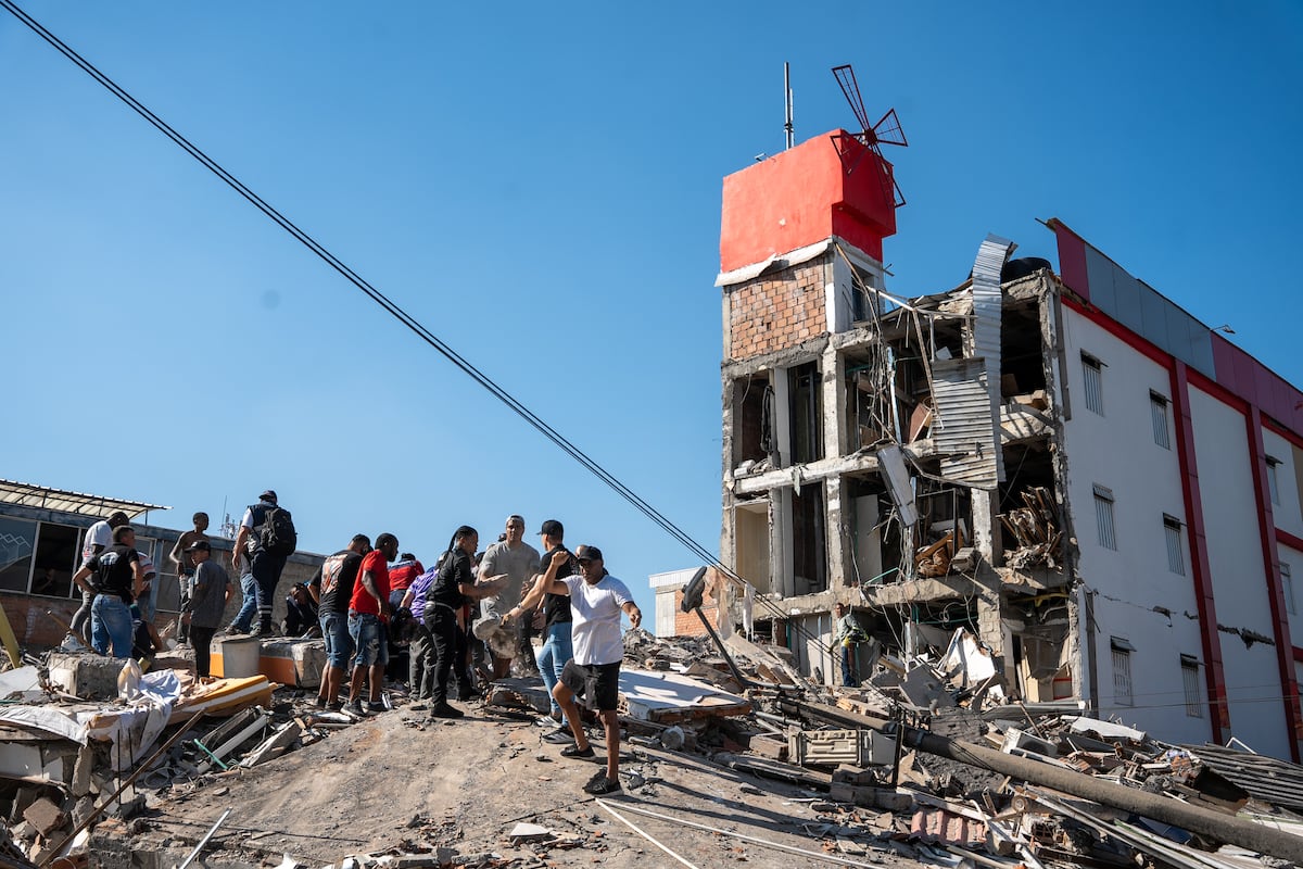 Al menos 80 muertos tras un terremoto de 7,4 en Colombia