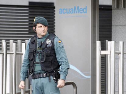 Registro de la Guardia Civil en las oficinas de Acuamed.