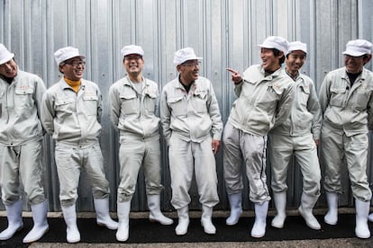 Trabajadores de Sohomare Sake, una peque?a y destacada bodega de sake situada en la regin suroeste de la prefectura de Tochigi.