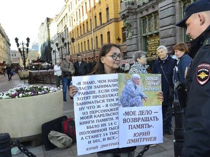 Yelena Grigórieva en una manifestación en San Petersburgo, en una imagen de Facebook.