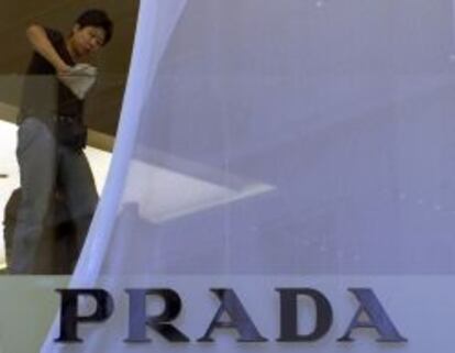 Escaparate de una tienda Prada