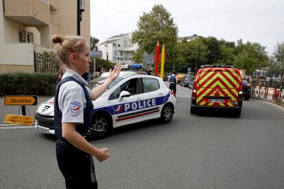 La policia francesa trabaja en la zona del ataque. 