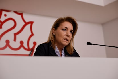 La vicepresidenta del Consell y consejera de Servicios Sociales, Igualdad y Vivienda, Susana Camarero, en una de sus comparecencias para informar de las actuaciones realizadas por el Consell por la sana.