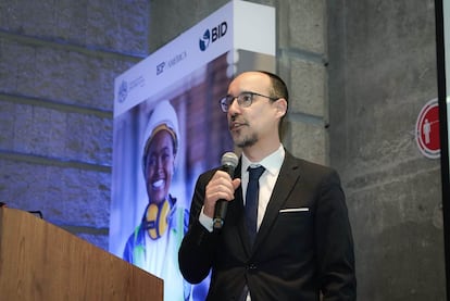 Mariano Bosch, asesor económico principal de la Vicepresidencia de Sectores y Conocimiento del BID, durante el evento 'Diálogo sobre el trabajo: una mirada al futuro', en Bogotá, este martes.