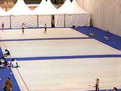 Varias gimnastas se entrenan en las instalaciones del Ifema habilitadas para acoger el Mundial.