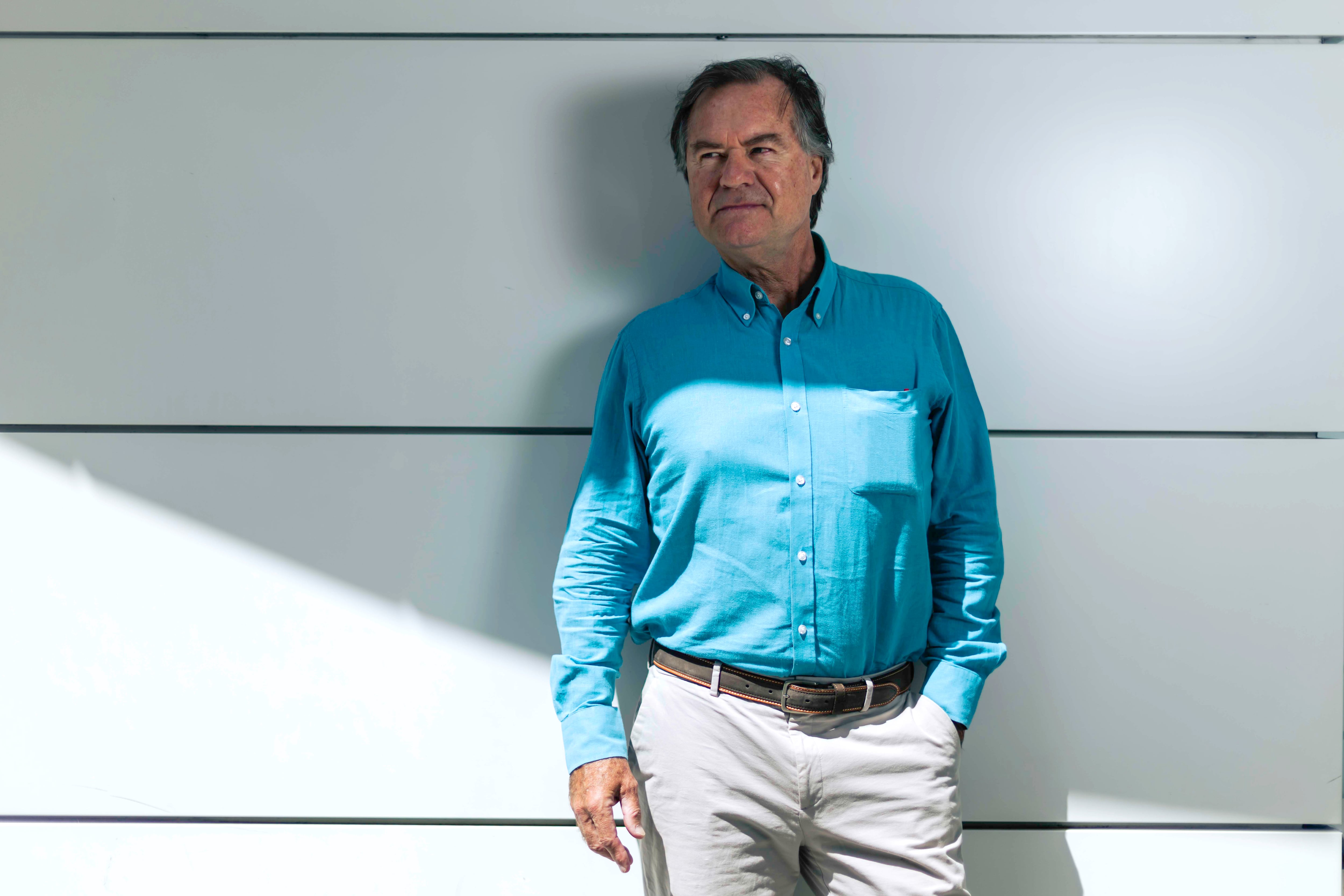 Carlos García-Fajardo, odontólogo: “Hay un abuso colosal y una prescripción compulsiva de antibióticos”