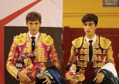 Jorge Martínez, a la izquierda, y Manuel Perera, ambos con cara de circunstancias, tras conocer la decisión del jurado.