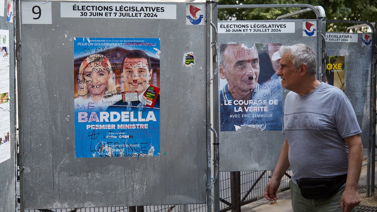 Cordon sanitaire makes it difficult for the far right to achieve an absolute majority in France