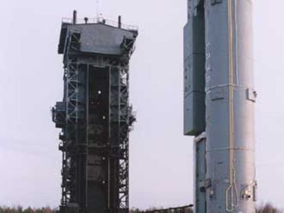 Un cohete Rockot sobre su plataforma en Plesetsk.
