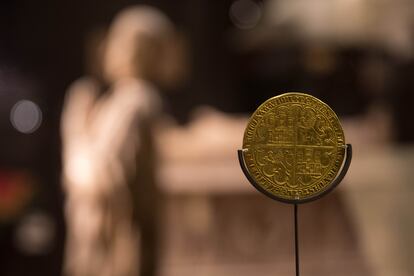 La Gran Dobla de Pedro I de Castilla en el Museo Arqueológico Nacional que salvó Mateu y Llopis.