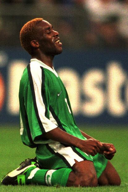 Okocha, con Nigeria en el Mundial de Francia 1998.