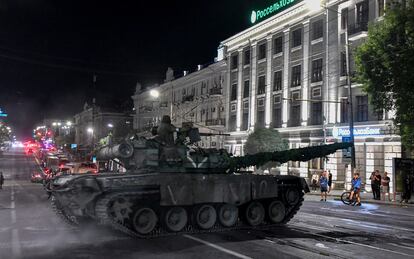 Troops of the Wagner mercenary group prepare to leave the center of Rostov-on-Don, in southern Russia, on June 24, 2023.