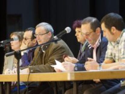 El responsable de la Federaci&oacute;n de Alimentaci&oacute;n de CC OO, Francisco Vilar, durante su intervenci&oacute;n en la  asamblea informativa de trabajadores de Pescanova celebrada en Vigo.