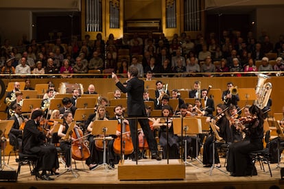 Concierto de la Orquesta Freixenet de la Escuela Superior de Música Reina Sofía dirigida por el Maestro Pablo González.
