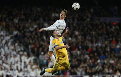 Cristiano Ronaldo y Miralem Pjanic, en un momento del partido.