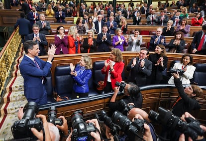 Pedro Sánchez, celebraba el jueves con los ministros y la bancada del PSOE su investidura como presidente del Gobierno.