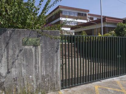 Vista exterior del Colegio Las Acacias en la zona de Meixoeiro de Vigo 