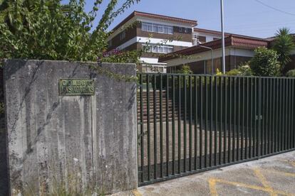 Vista exterior del Colegio Las Acacias en la zona de Meixoeiro de Vigo 
