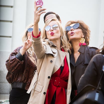 Naty Abascal, María León y Cristina Tosio durante el rodaje de la campaña.