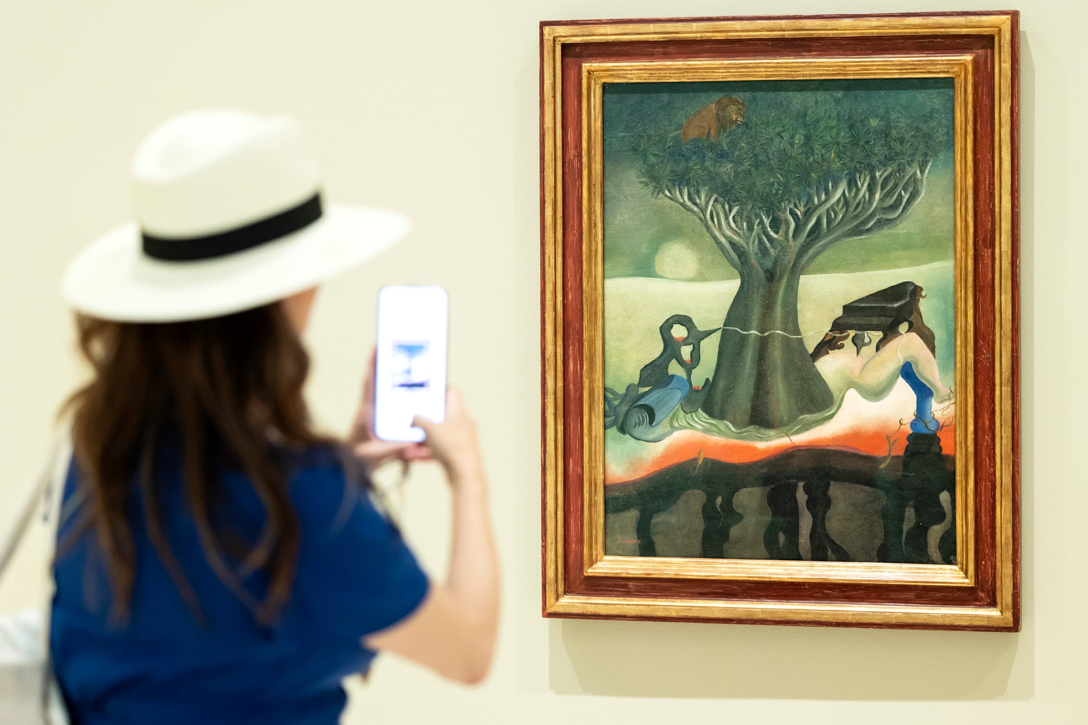Óscar Domínguez, el artista que se identificaba con el drago, se instala en la casa de Picasso