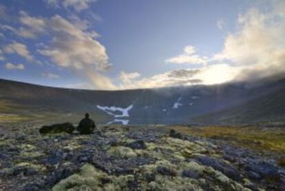 Vista del lago Academicheskoe, en la península de Kola (Rusia).