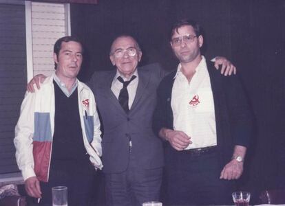 Rafael Pillado (derecha), junto al entonces l&iacute;der comunista Santiago Carrillo (centro) y a Leonardo Dopico.