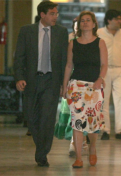 Rafael Carmona y Paola Vivancos, ayer en el Ayuntamiento.