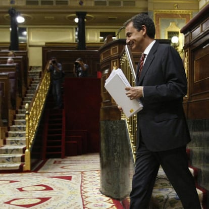 El presidente José Luis Rodríguez Zapatero, durante la segunda jornada del debate.