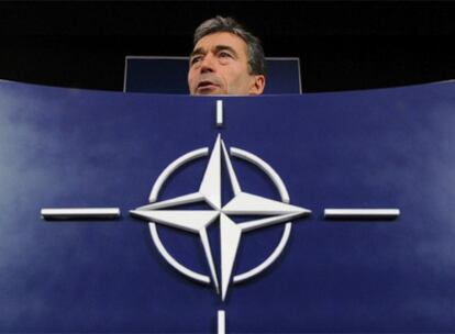 El secretario general de la OTAN, Anders Fogh Rasmussen, en conferencia de prensa en Bruselas.