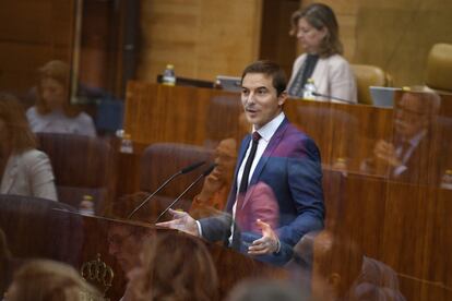 El portavoz de PSOE en la Asamblea de Madrid, Juan Lobato, durante el pleno de investidura, el pasado 22 de junio.