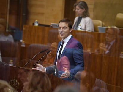 El portavoz de PSOE en la Asamblea de Madrid, Juan Lobato, durante el pleno de investidura, el pasado 22 de junio.