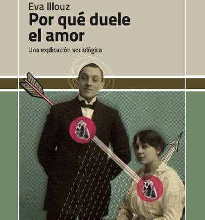 La socióloga israelí lleva décadas investigando la gestión de las emociones en el capitalismo avanzado, y en sus ensayos saca de su error a aquellos que pudieran pensar que en el terreno de las relaciones amorosas es totalmente ajeno a las leyes de la oferta y la demanda que operan sobre las mercancías. En este libro, Illouz argumenta que el fracaso en las experiencias románticas contemporáneas no se fundamenta ni en la posible inmadurez psicológica de los sujetos que buscan una relación, ni en problemas relacionados con la infancia de estos. Por el contrario, son el mercado y las instituciones los que moldean nuestros criterios a la hora de elegir y mantener una pareja. Traducción: María Victoria Rodil.