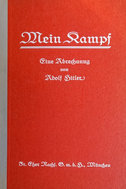 Portada original de la primera edición de 'Mein Kampf' de Adolf Hitler