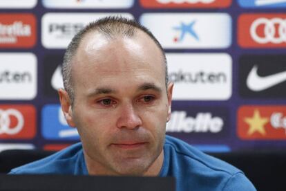 Andres Iniesta anuncia su salida del Barcelona, este viernes en Barcelona.