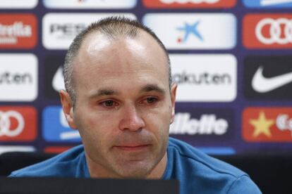 Andres Iniesta anuncia su salida del Barcelona, este viernes en Barcelona. 