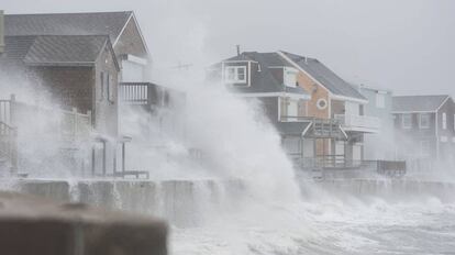 Fuerte oleaje en la localidad costera de Scituate, en Massachusetts