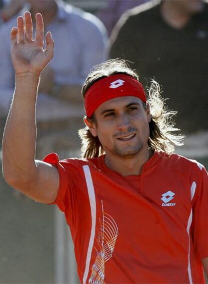 David Ferrer saluda al público