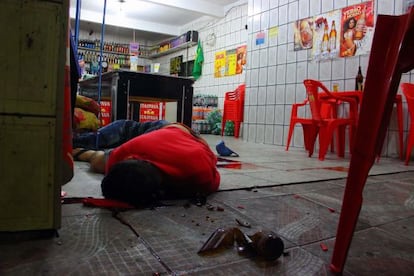 Um dos corpos mortos em bar de Osasco. 