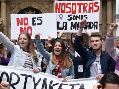 Manifestación en Pamplona contra la sentencia del 'caso La Manada' por la violación en grupo de una joven de 18 años en los Sanfermines, en mayo de 2018.
