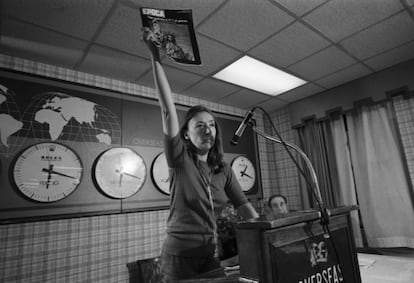 Oriana Fallaci, en una rueda de prensa en octubre de 1975 en Nueva York.