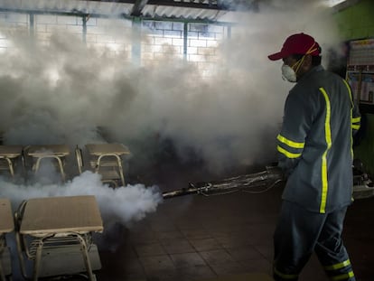 Cena de uma dedetização em El Salvador.