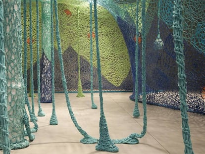 La visión cósmica de Ernesto Neto ocupa la Fundación Blueproject