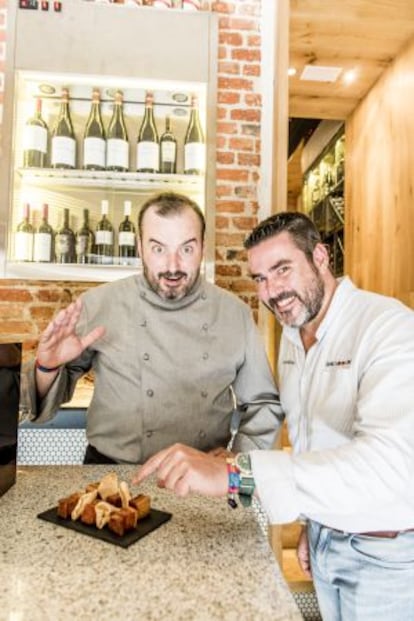 El cocinero Javier Aparicio (a la izquierda) y su hermano, Francisco Aparicio.